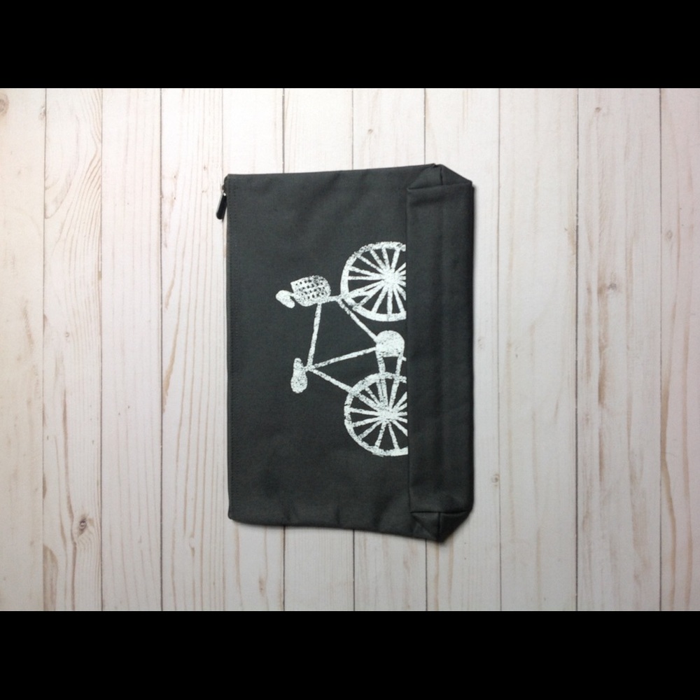 Thirty One zipper pouch